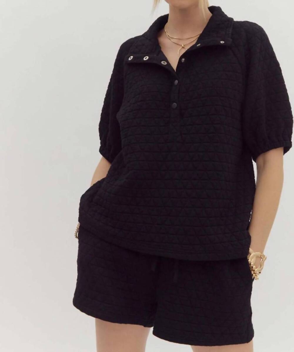 NEW ENTRO quilted pullover top in black